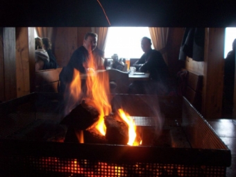 Gemütlichkeit auf Bubis Skihütte